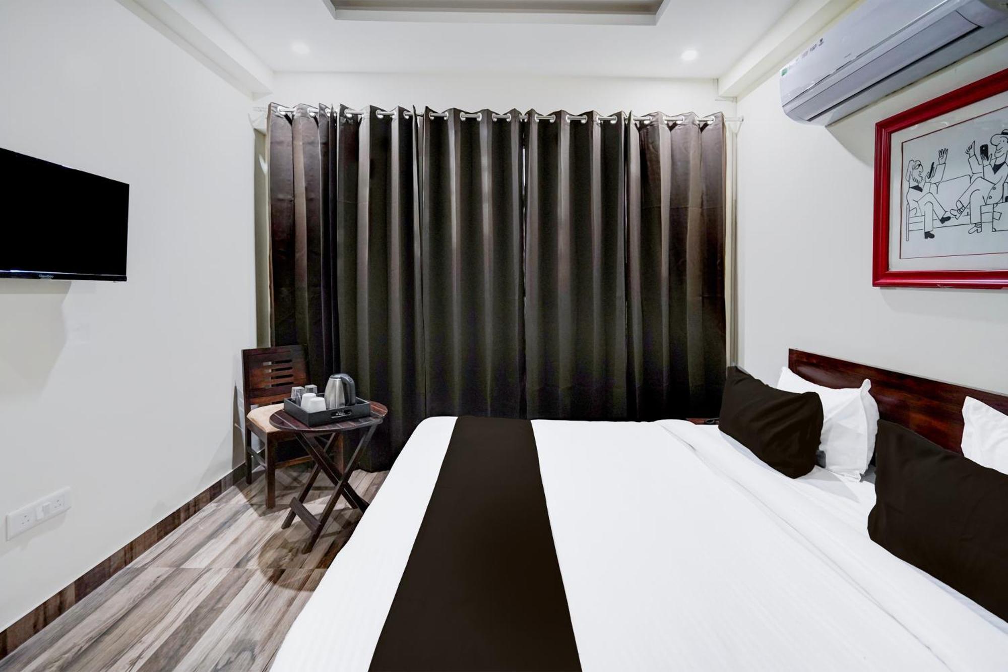 Townhouse Delight Inn Gurgáon Kültér fotó
