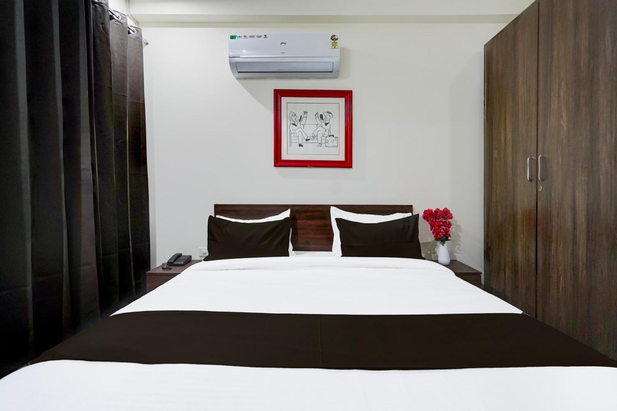 Townhouse Delight Inn Gurgáon Kültér fotó
