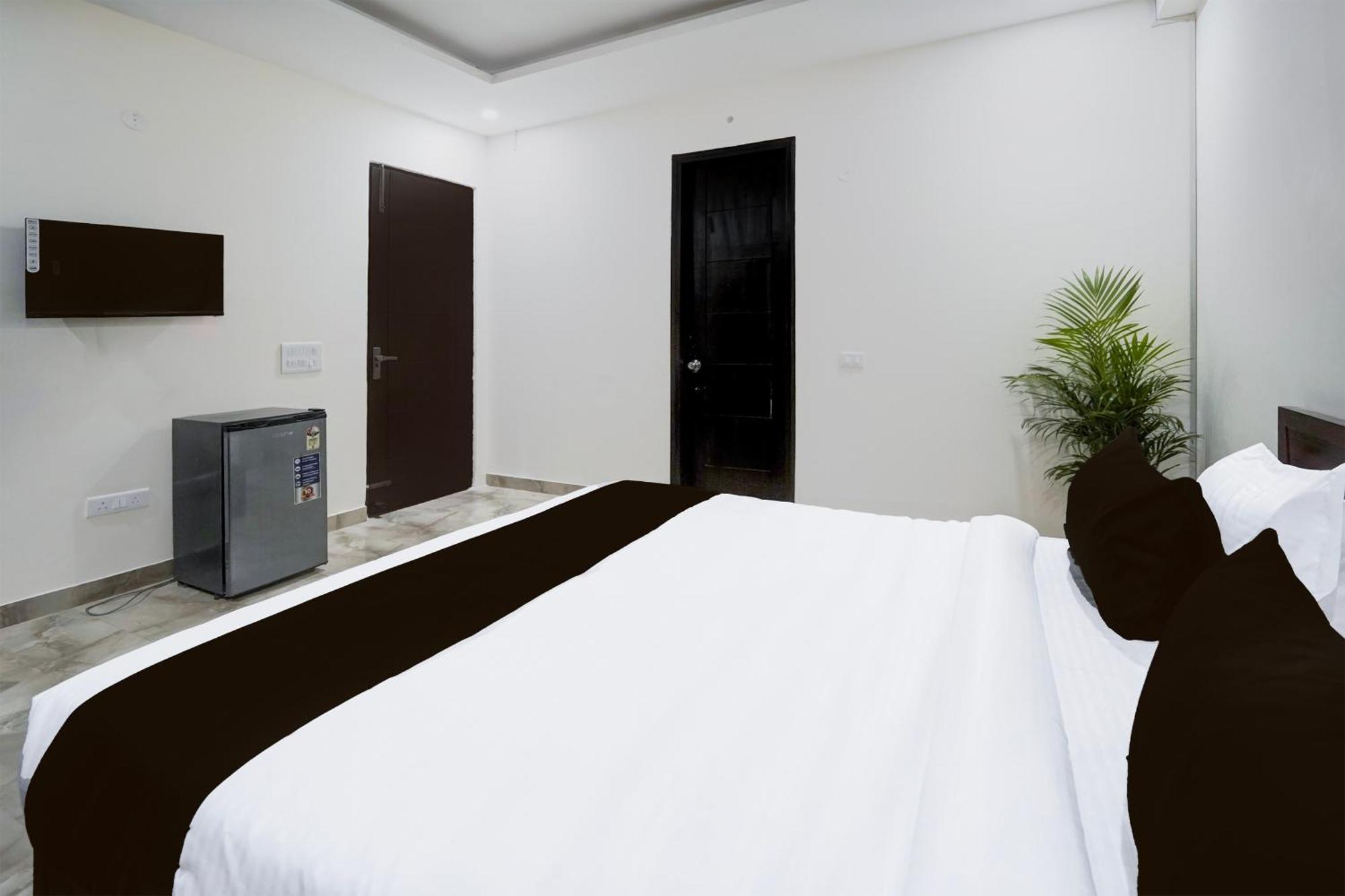 Townhouse Delight Inn Gurgáon Kültér fotó