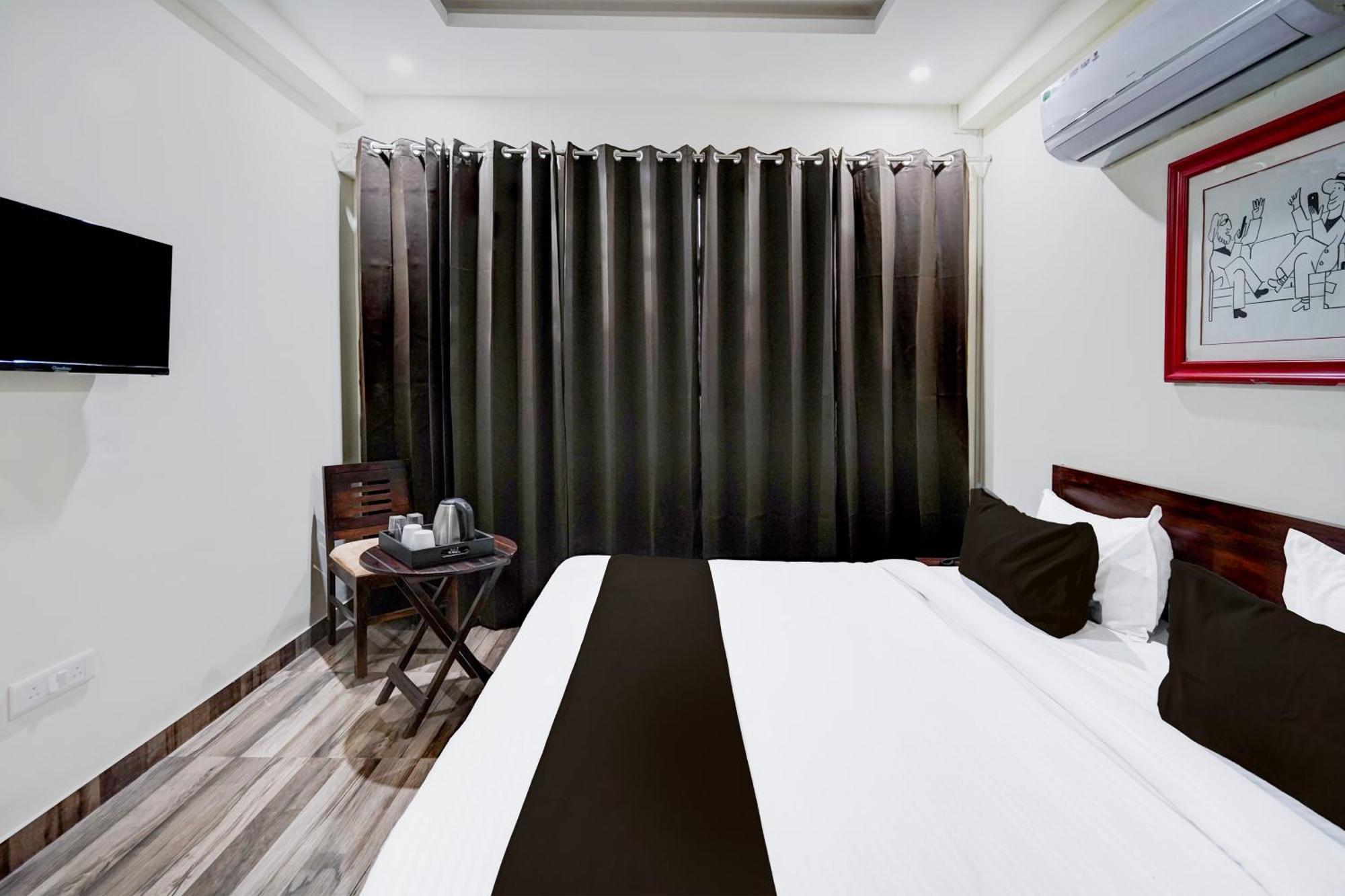 Townhouse Delight Inn Gurgáon Kültér fotó