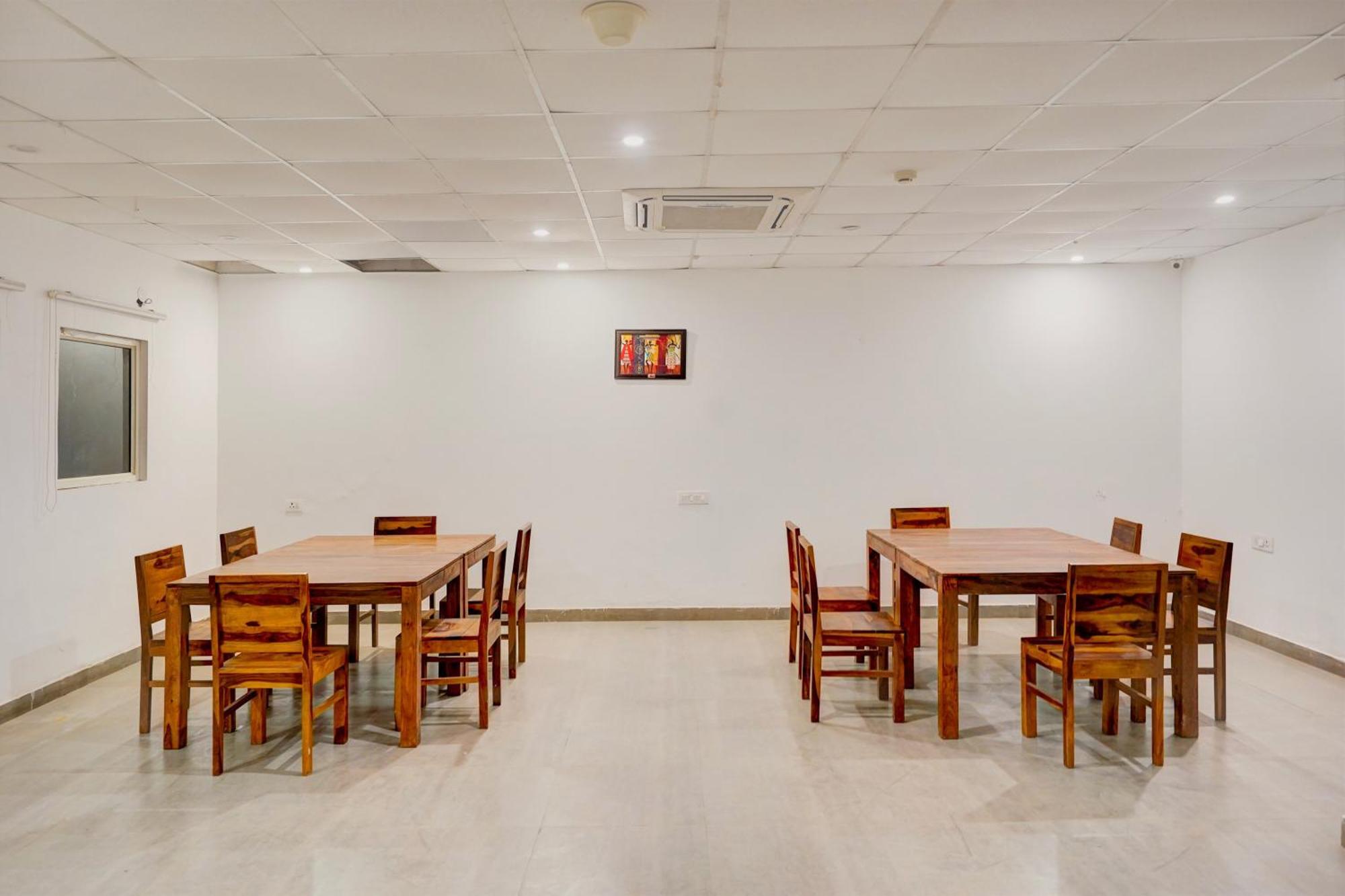 Townhouse Delight Inn Gurgáon Kültér fotó