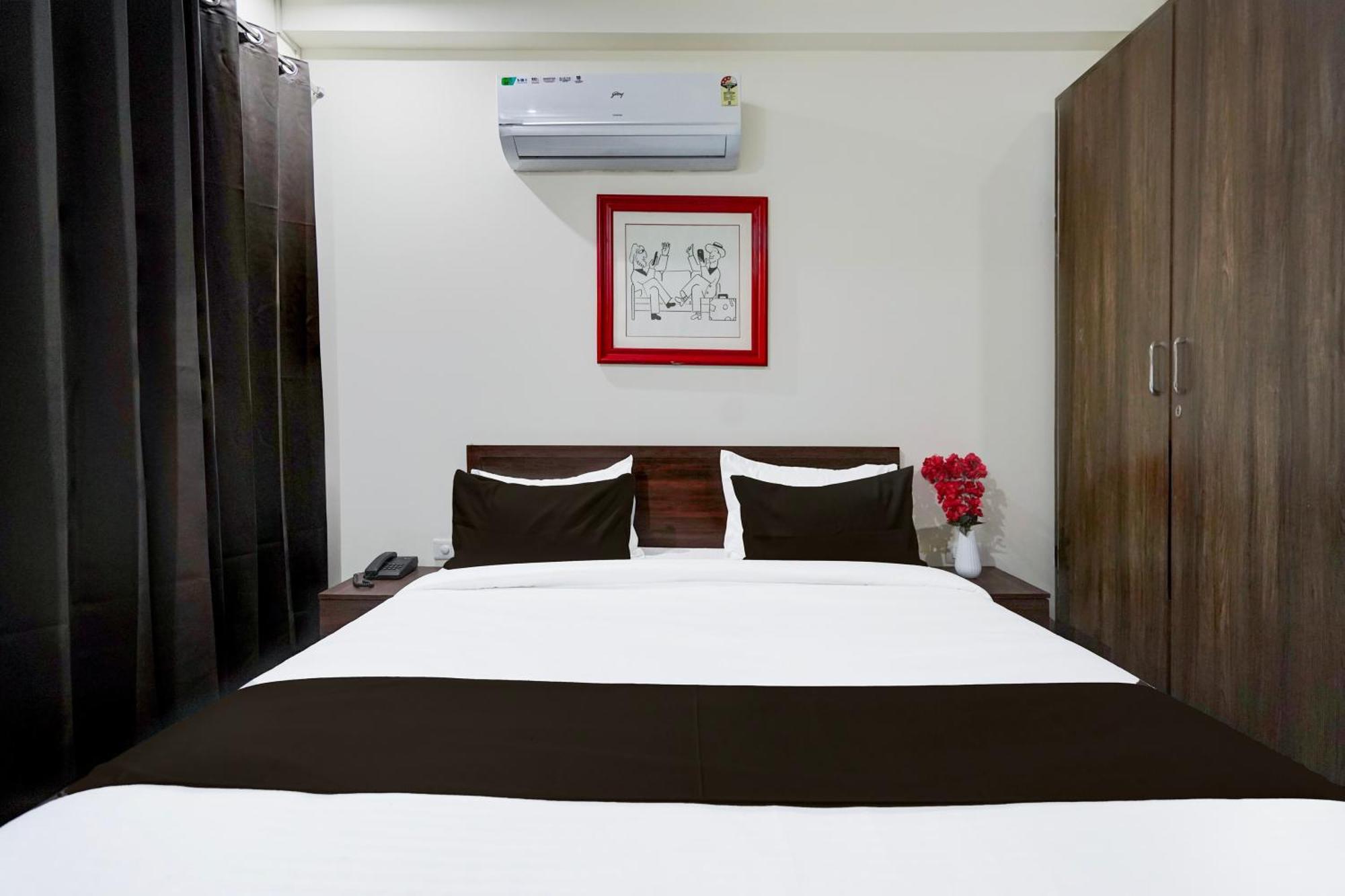 Townhouse Delight Inn Gurgáon Kültér fotó