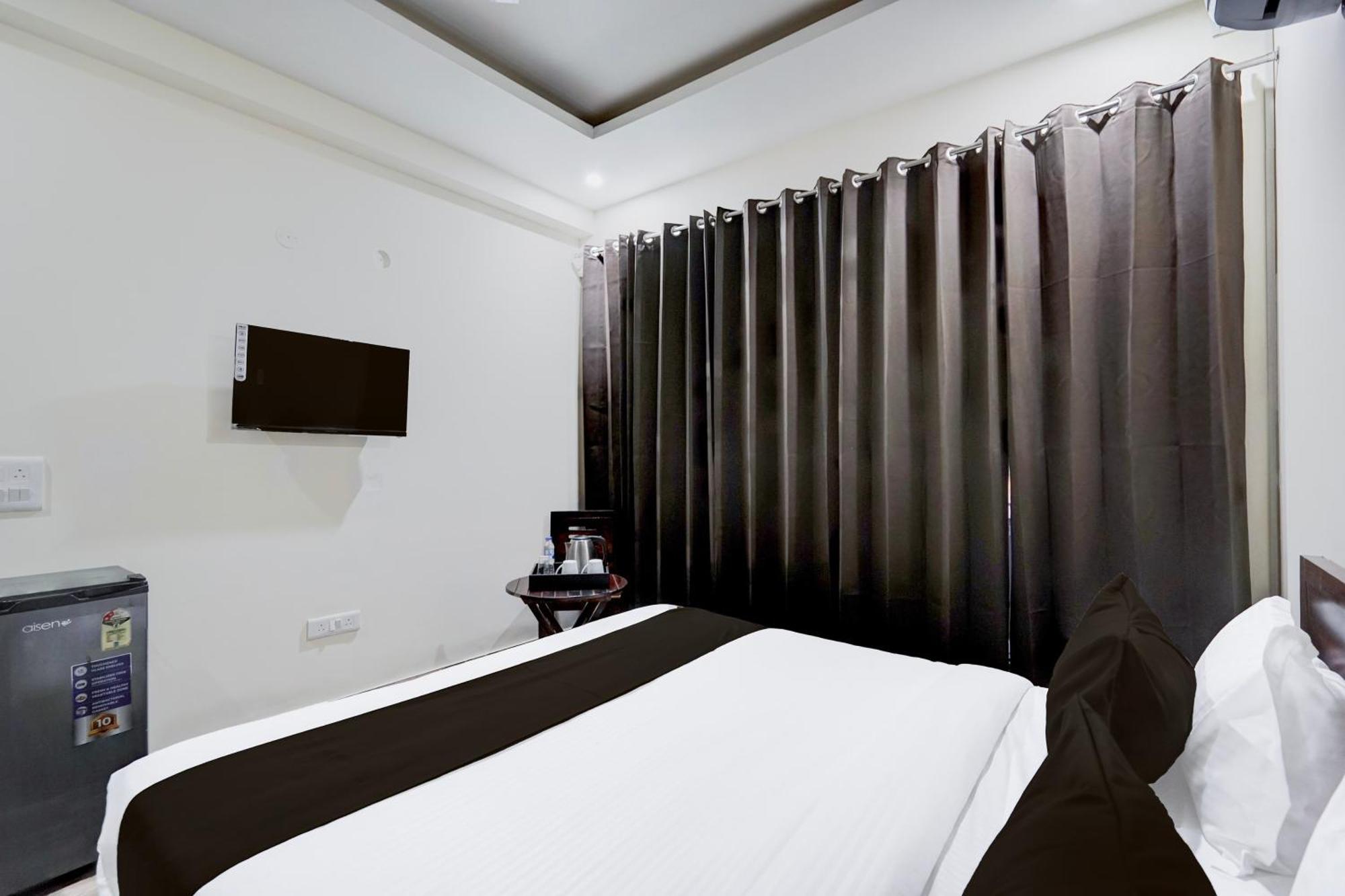 Townhouse Delight Inn Gurgáon Kültér fotó